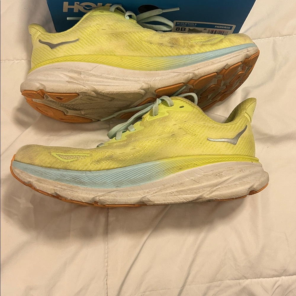 Hoka Women's Clifton 9 Vibrant Yellow Athletic Shoes - Picture 3 of 6
